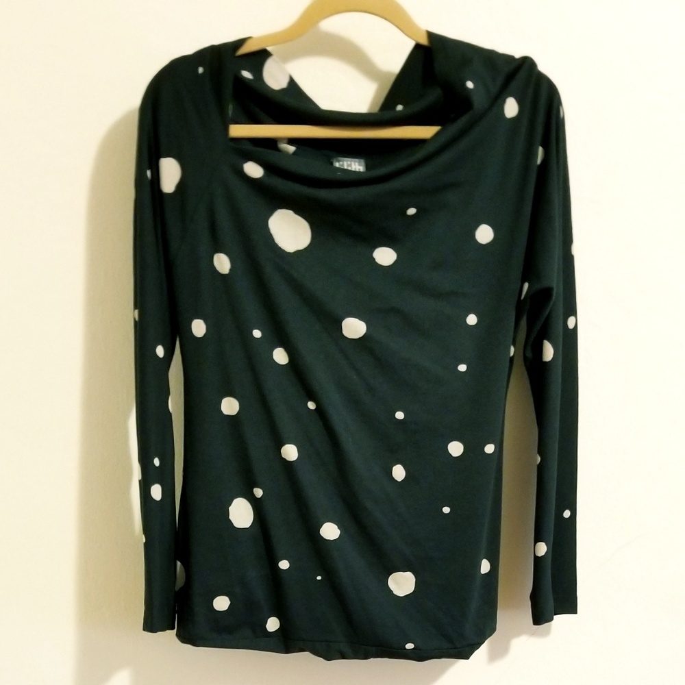 NWOT, never worn Lilith dark green & taupe top